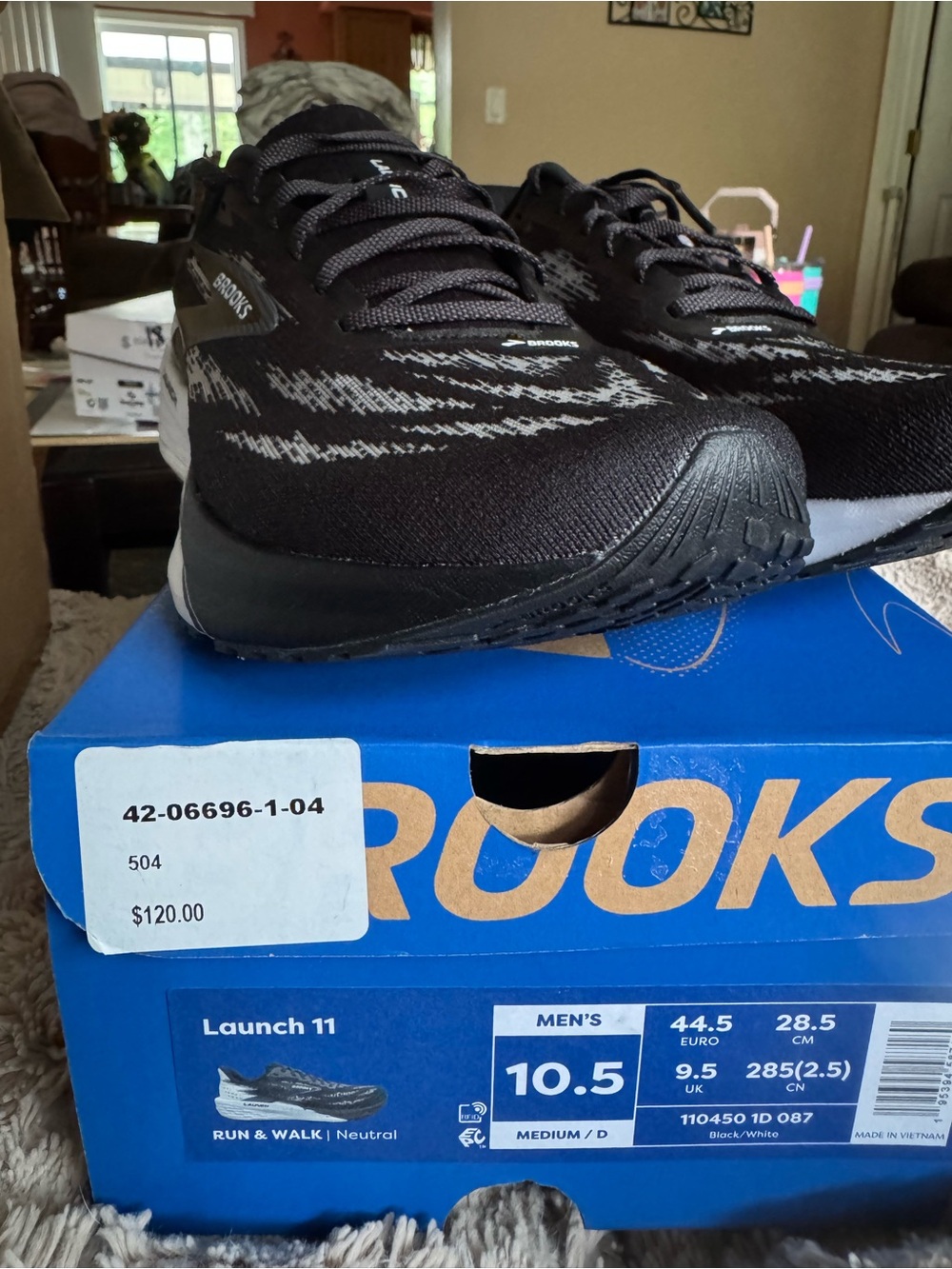 Brooks Launch 11 Men's Running Sneakers - Black/White